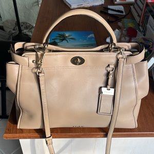 Coach Gramercy in perfect condition.